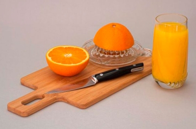 Un bar prohíbe tomar zumo de naranja a sus clientes