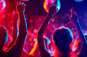 Piden reabrir ya las pistas de baile y hasta las 5 horas