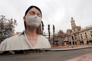 Las Fallas vuelven a las calles 523 días después y a dos semanas de la &#039;plantà&#039;