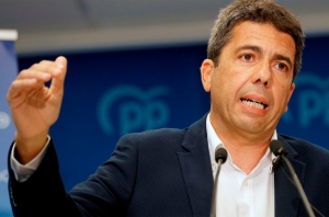 Mazón, en precampaña: tensiona al PPCV y se apunta a los impuestos bajos de Casado