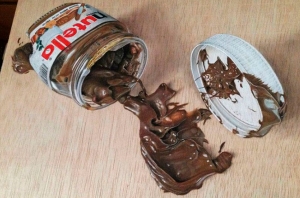 Talentoso artista hace dibujos con tal nivel de detalle que llegan a confundirse con la realidad
